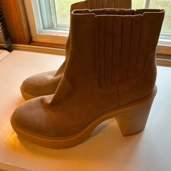 Dolce Vita Beige Suede Women's Ankle Boots size 11 - Picture 11 of 14